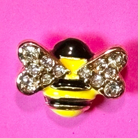 Betsey Johnson NWT Bee 🐝 & hoop earring very high quality & beautiful gold tone - Picture 5 of 6